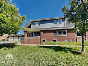 Building Photo - 1724 Woodlawn Ave