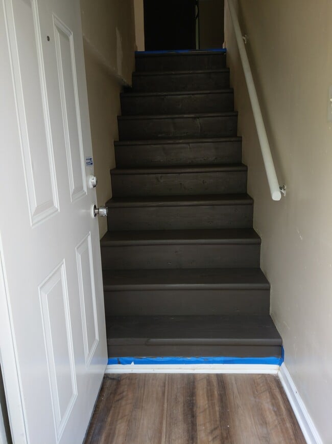 entry - 4425 Enright Ave