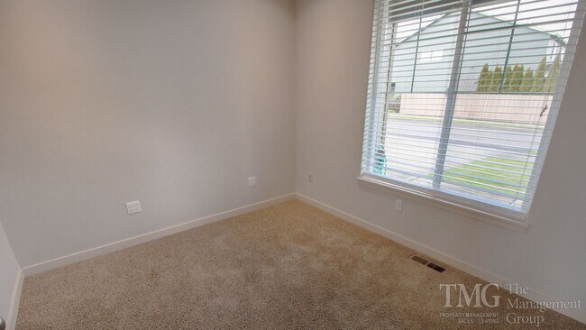 Foto del edificio - Gorgeous 4BD Home in Desirable Orchards Co...