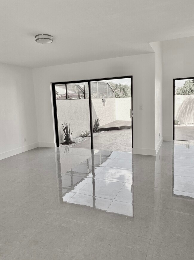 Foto del edificio - 8947 SW 149th Pl