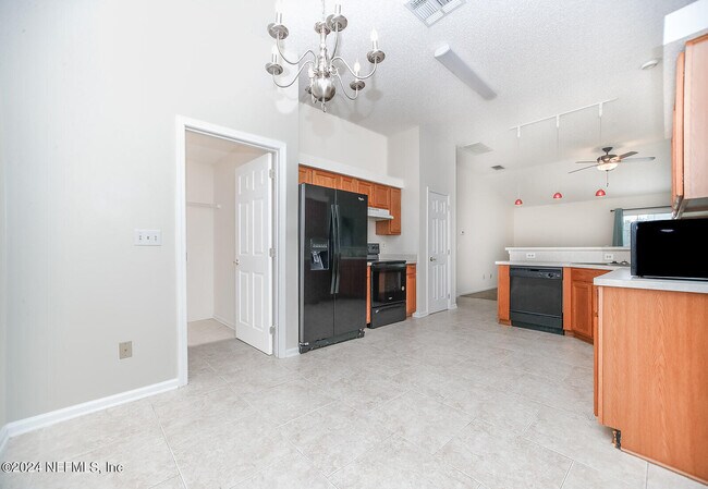 Building Photo - 1534 Roseberry Ct