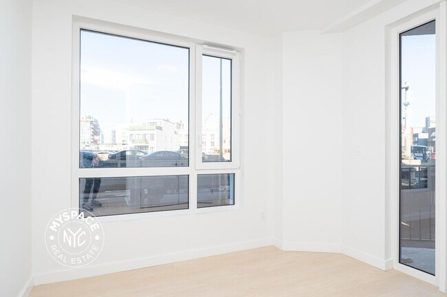 Foto del edificio - 280 Meeker Ave