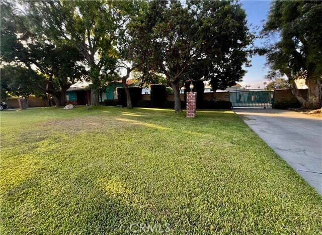 Building Photo - 8541 Orangewood Ave
