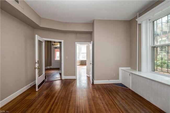 Foto del edificio - Charming First-Floor Duplex in Historic Fr...