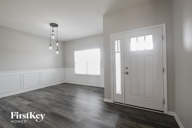 Foto del edificio - 380 Thunderwood Dr