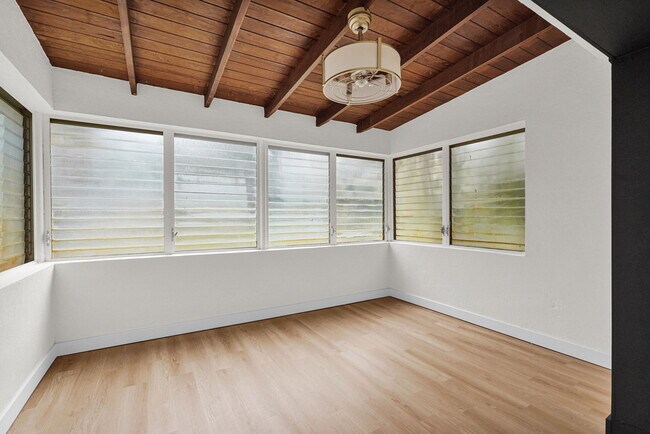 Foto del edificio - 751 NE 122nd St