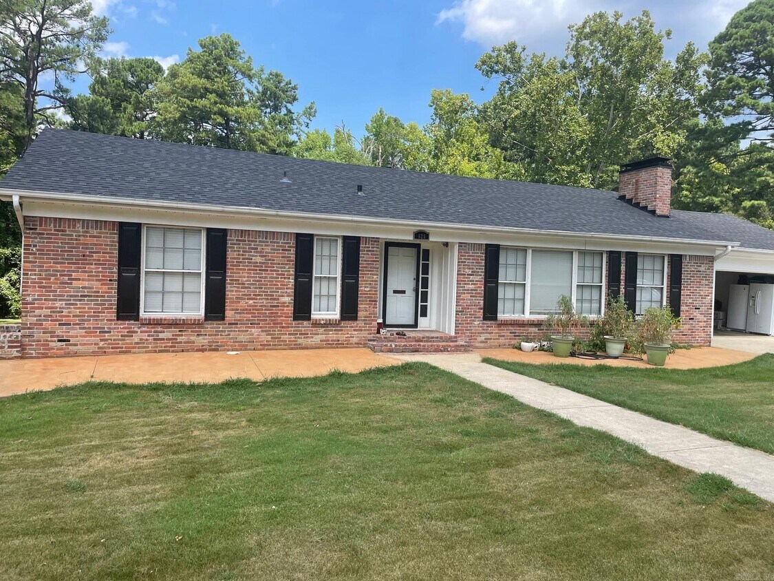 Foto principal - 620 Dyer Cir