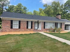 Building Photo - 620 Dyer Cir