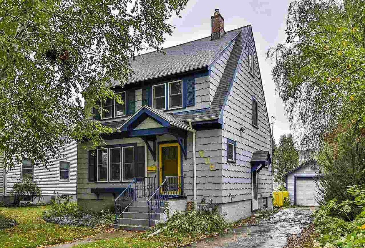 Primary Photo - 606 W Lakeside St