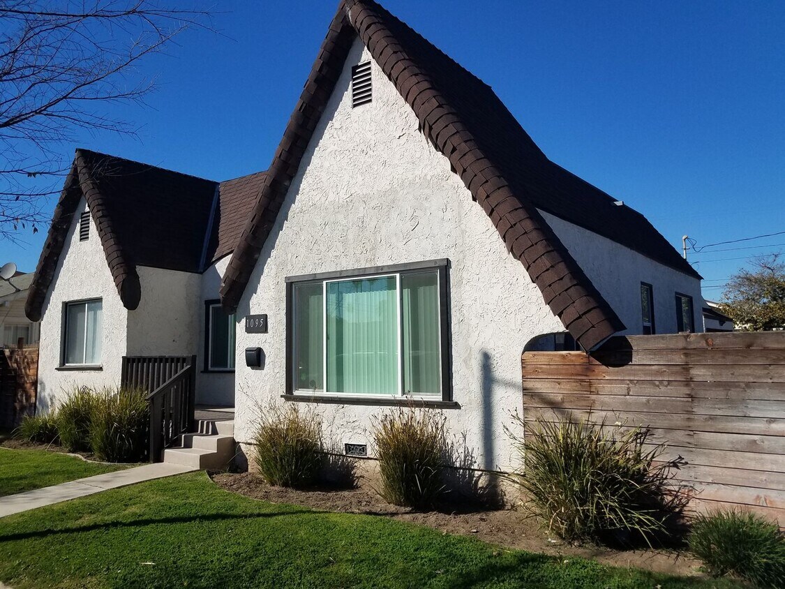 Primary Photo - Nicely Renovated California Classic Home i...