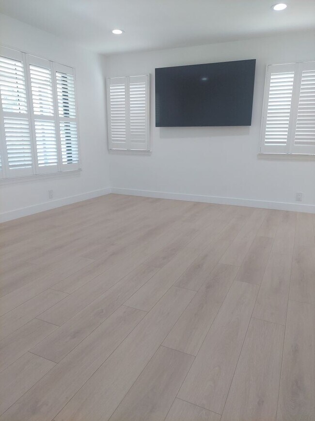 Foto del edificio - This rental unit truly combines comfort, s...