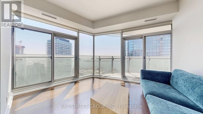 Building Photo - 14 York St