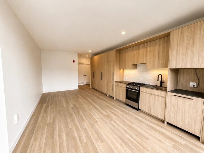Foto del edificio - 1357 W Fulton St