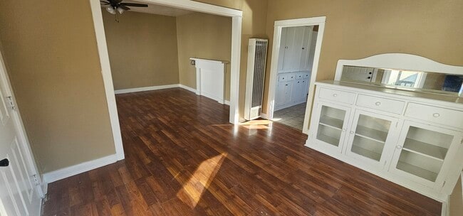 Foto del edificio - 522 W Florence Ave