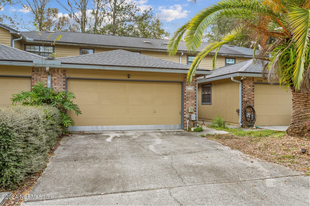 Primary Photo - 3110 Paddle Creek Dr