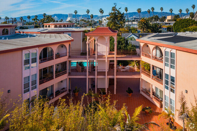 Primaria - Pacific Bay Towers