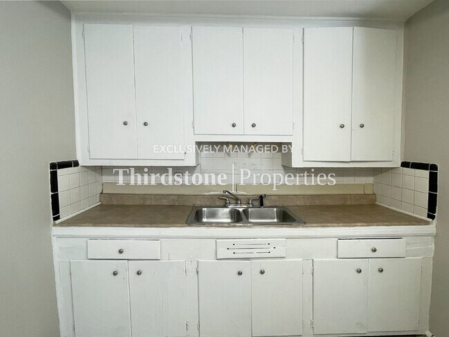 Foto del edificio - 316 E 19th St