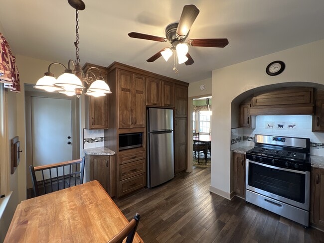 Foto del edificio - 1131 Colonial Dr E