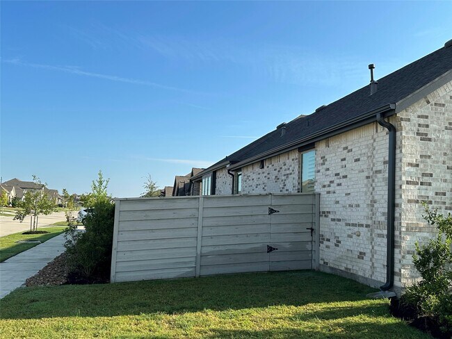 Building Photo - 4810 Cedar Butte Ln
