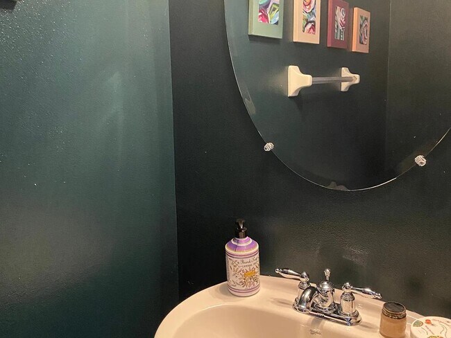 Foto del edificio - 1077 Cheval Dr