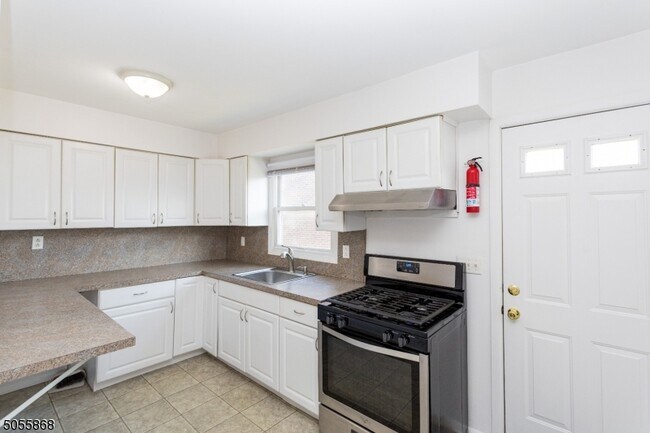 Foto del edificio - 1465 Morris Ave