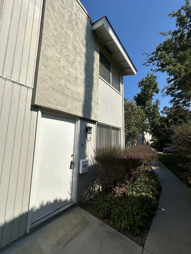 Building Photo - LA JOLLA 2 BED / 1 BATH WITH PRIVATE PATIO...