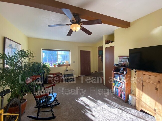 Foto del edificio - 1620 N Sunset Dr