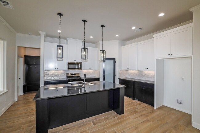 Foto del edificio - Lease with Purchase Option Program