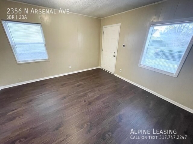 Building Photo - 3 Bedroom with views of downtown skyline f...