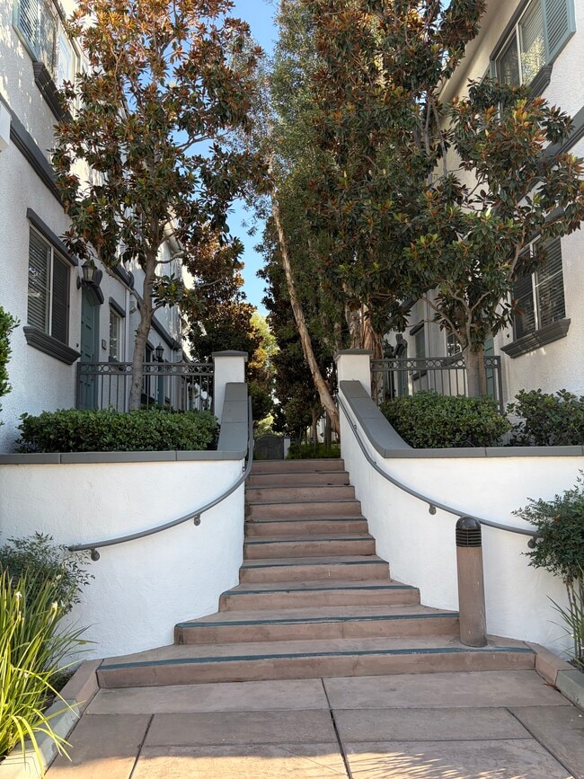 Building Photo - 9301 Shirley Ave