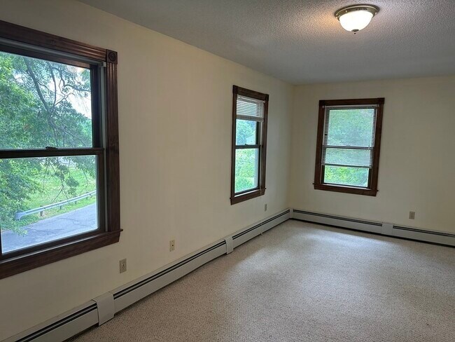 Building Photo - 38 Editha Ave