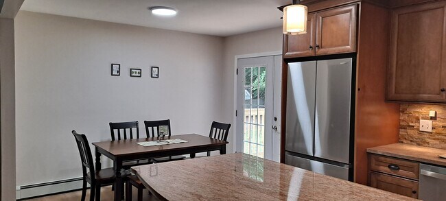 Foto del edificio - 148 Sand Hill Rd