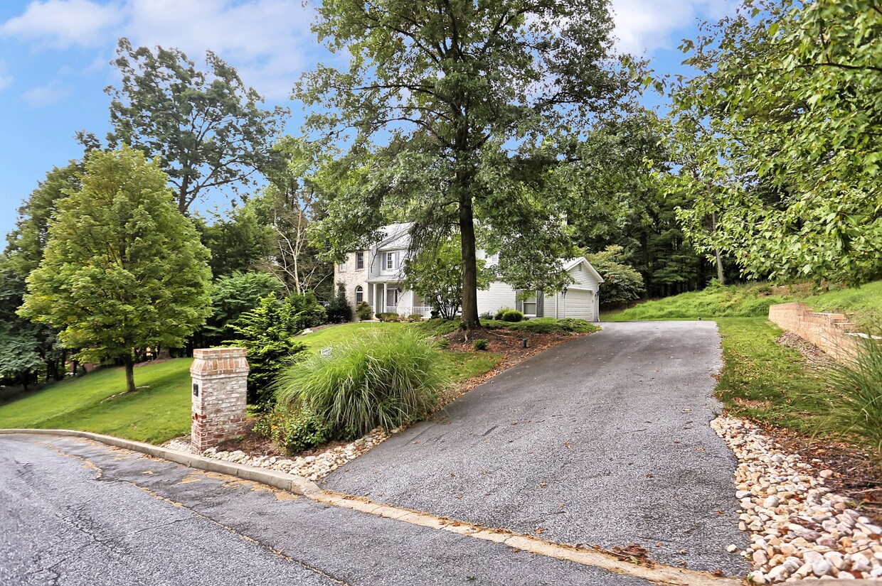 2338 Forest Hills Dr, Harrisburg, PA 17112 House Rental in Harrisburg