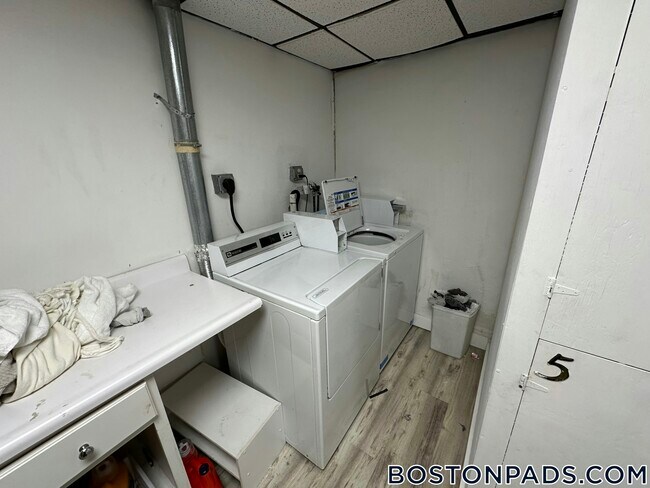 Foto del edificio - 17 Garrison St