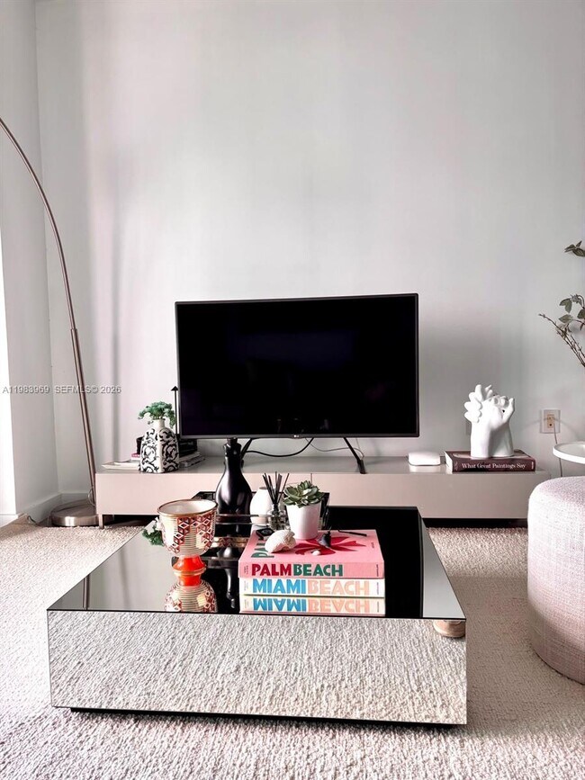 Foto del edificio - 460 NE 28th St