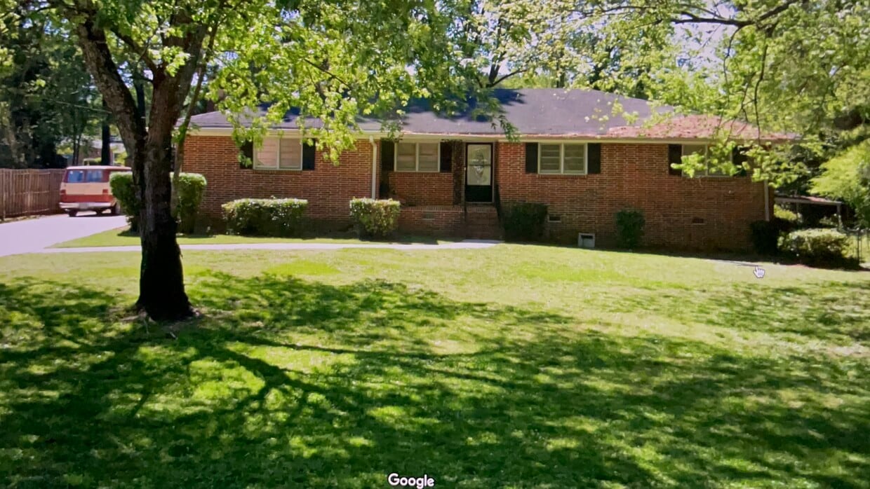 House Front - 4193 Dunmore Rd