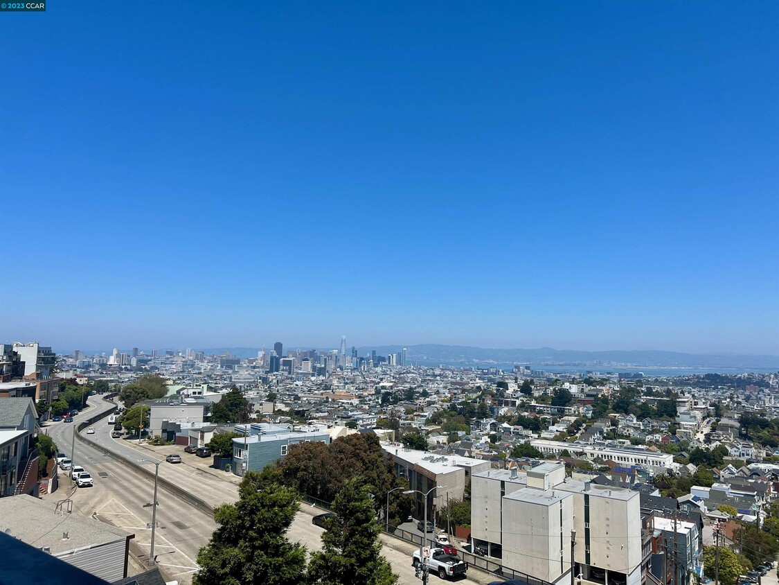 Foto principal - 925 Corbett Ave