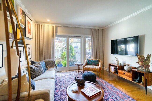 Foto del edificio - 2216 Pemberton St