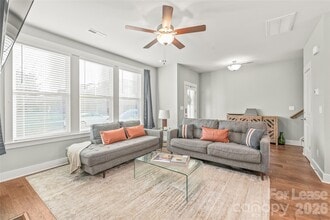 Building Photo - 554 Amalfi Dr