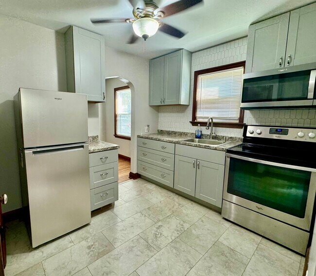 Foto del edificio - 715 S 110th St