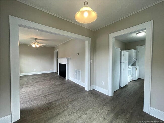 Building Photo - 216 Oakland Dr