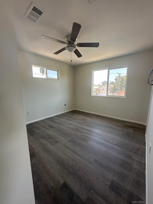 Foto del edificio - 4070 Newton Ave