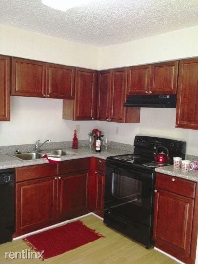 Primary Photo - 294 Wright Ave