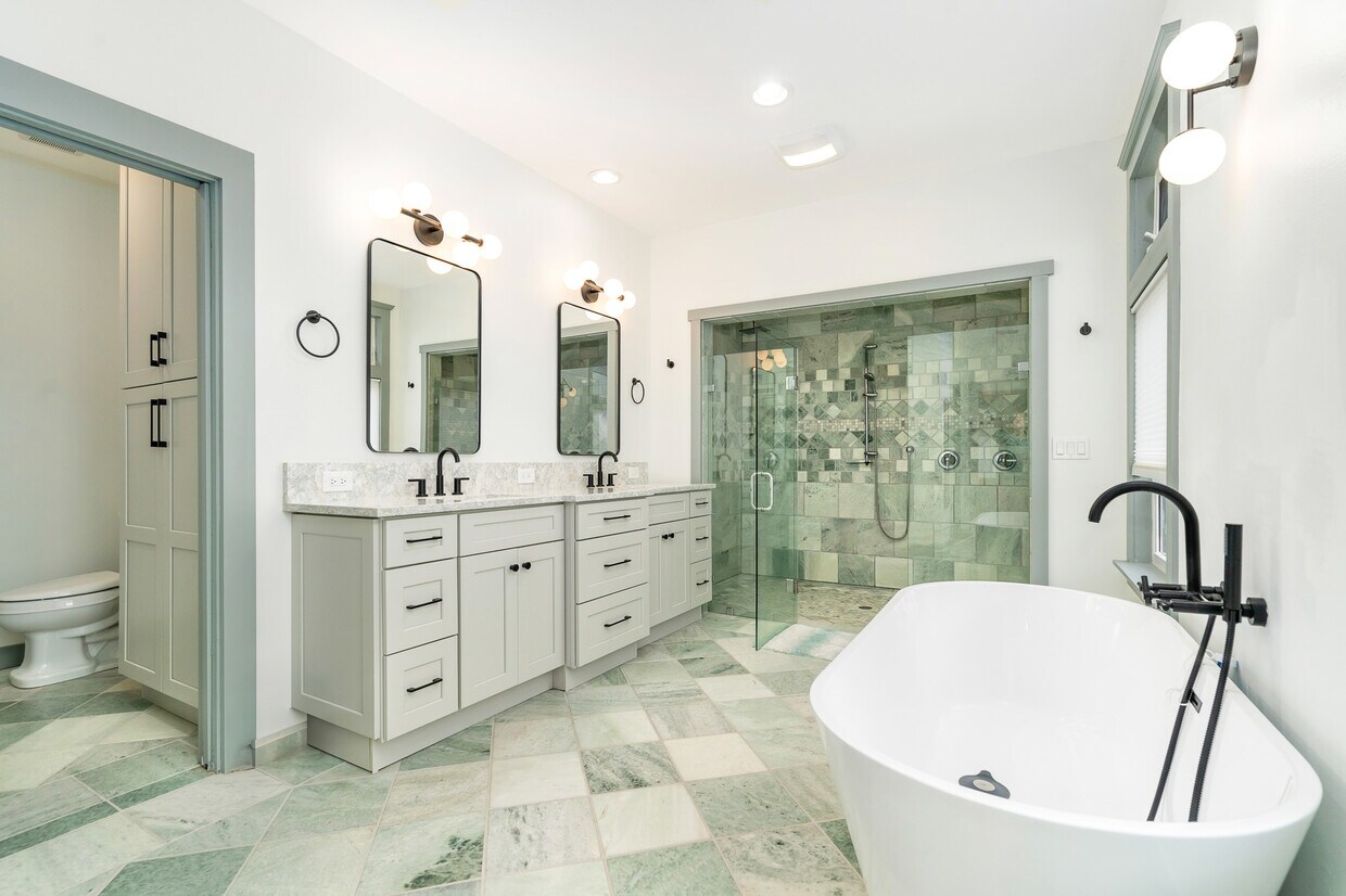 Foto principal - 2827-2811 11th Ave N