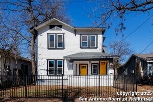 Primary Photo - 109 Blue Bonnet St