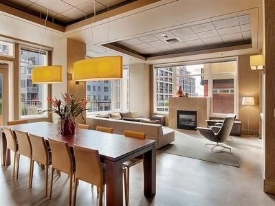 Building Photo - 'Ellington building' Large Luxury View Con...