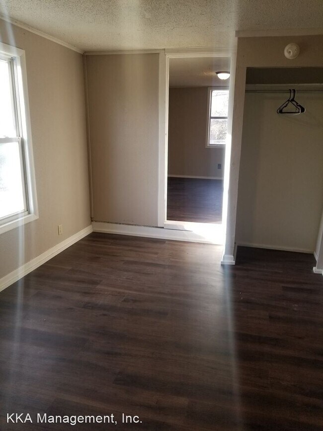 Foto del edificio - 3 br, 1 bath House - 2235 SE Dewey Ave