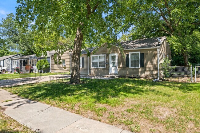 Foto del edificio - 1126 Silverdale Ct