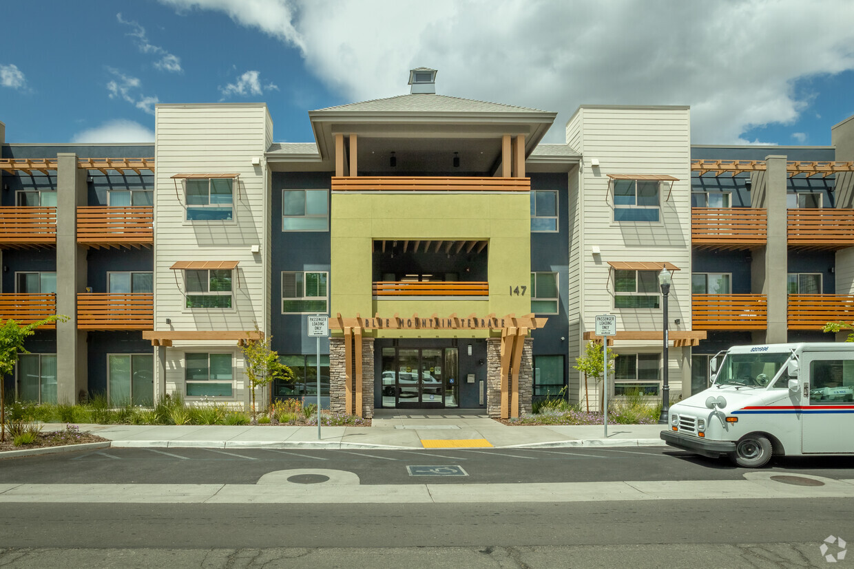 Building Photo - Blue Mountain Terrace