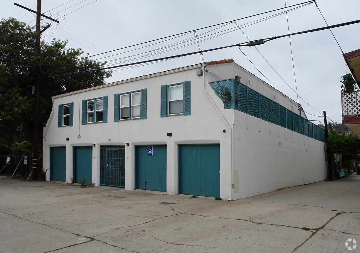 Building Photo - 952-958 E Main St